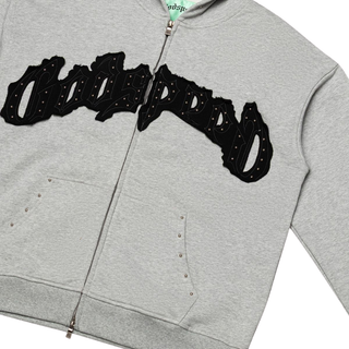 SYMMETRIC STUDDED SET